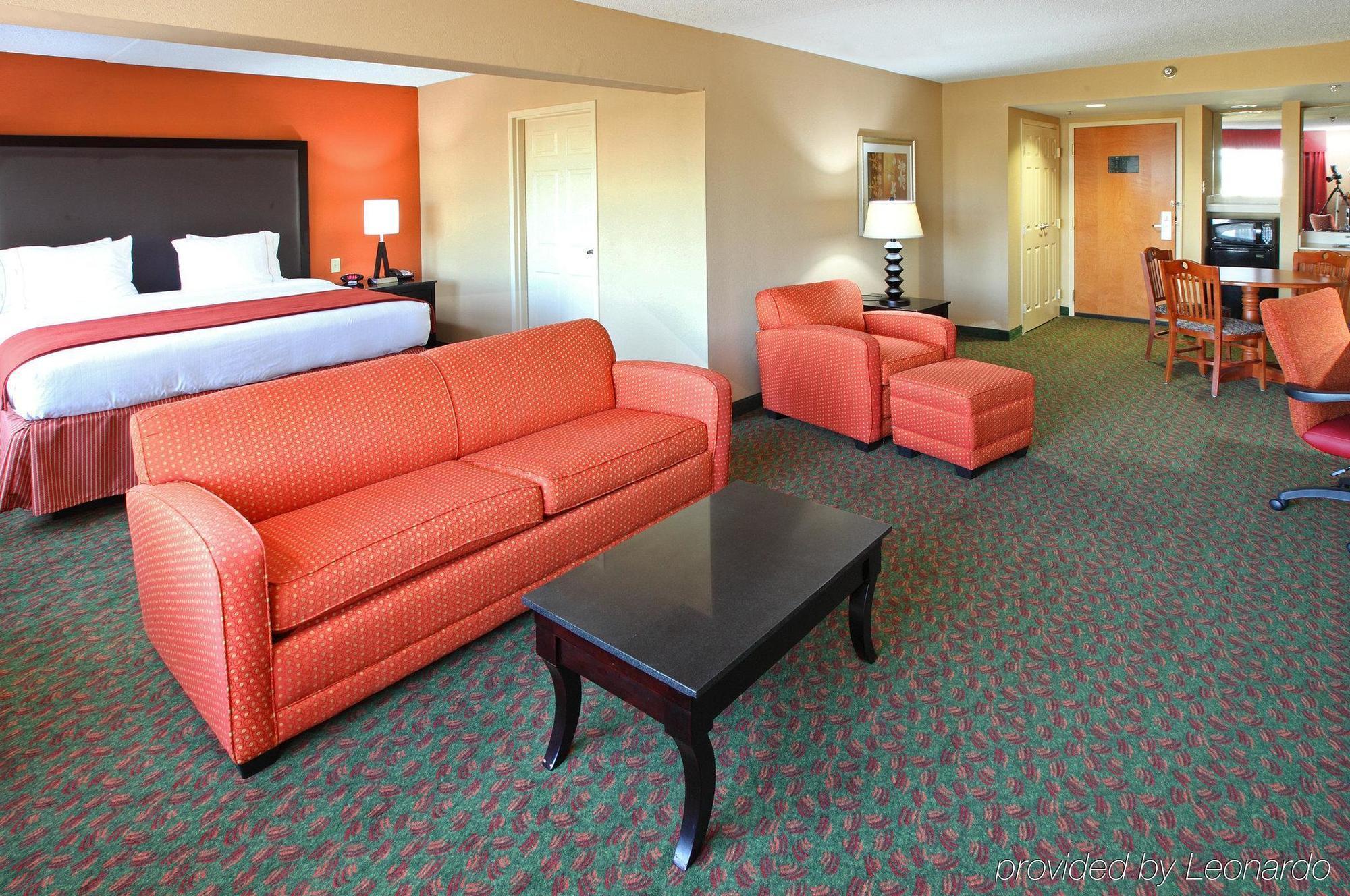 Holiday Inn Express Tyler South By Ihg Room photo