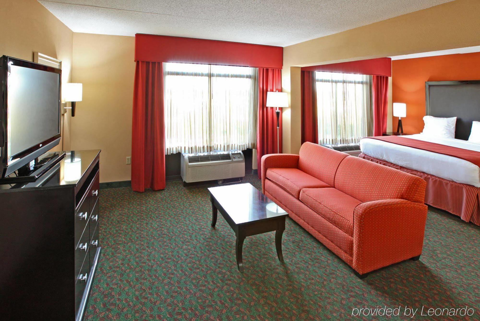 Holiday Inn Express Tyler South By Ihg Room photo